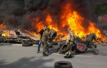 Жители Майдана отобрали у коммунальщиков автобус на Европейской площади