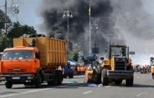 Коммунальщики смогли частично убрать баррикады на Майдане