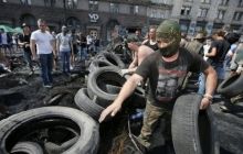 На Майдане начали возводить новые баррикады (фоторепортаж)