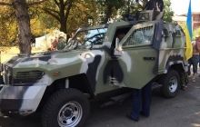 Первая бронемашина "Кугуар" поступила на вооружение Нацгвардии и уже находится в зоне АТО (фото)
