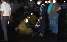 В Ужгороде неизвестные пытались прорваться в здание СБУ, ранен милиционер