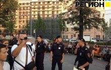 Акция поддержки Украины закончилась: москвичи поют из автозаков украинский гимн