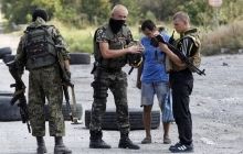 Украинские военные обезвреживают боевиков в Ясиноватой