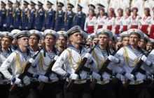 В Киеве прошел военный парад