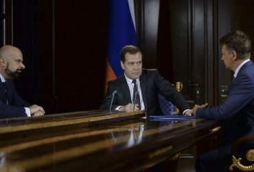 Політолог жорстко пройшовся по Медведєву й назвав його моською (відео)