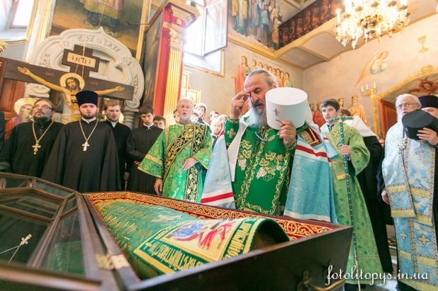 У лаврі 1 вересня семінаристи молилися перед мощами преподобного Нестора Літописця (фото) У лаврі 1 вересня семінаристи молилися перед мощами преподобного Нестора Літописця (фото)