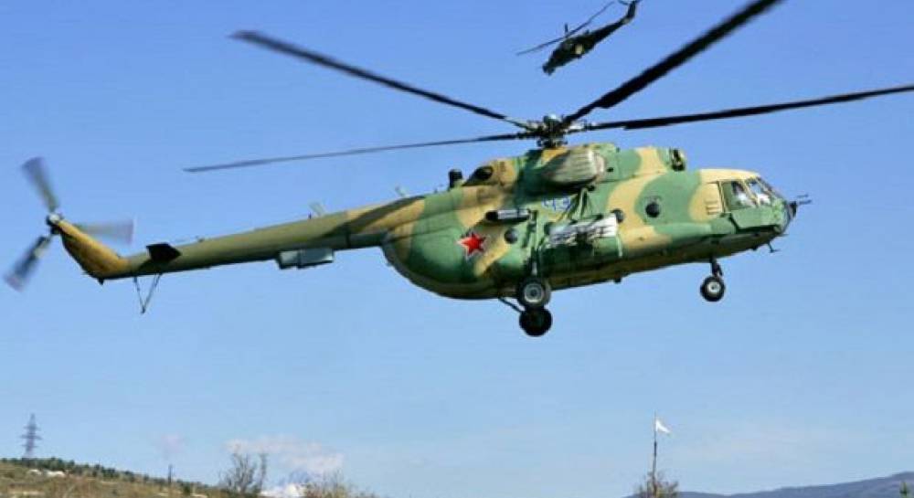 Российская авиация продолжает разведку: Ми-8 совершил полет вдоль линии ...