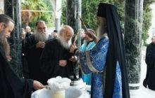 Украинские митрополиты на Афоне возглавили торжества в честь Светописанной иконы Божией Матери