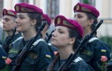 Ряды Нацгвардии пополнились женскими лицами (фоторепортаж)