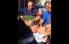 На Тернопольщине Правый сектор "уволил" чиновника, после чего затолкал в мусорный бак