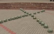 Прикарпатські волонтери влаштували "розпродаж" кевларових шоломів для потреб АТО