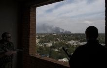 Ночью в Донецке продолжались бои, снаряд попал в жилой дом