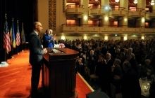 Яценюк летів до Нью-Йорка економ-класом, але зупинився в одному з найдорожчих готелів