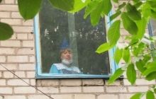 Гуманітарний штаб відновлює вікна і дахи будинків жителів Донецька