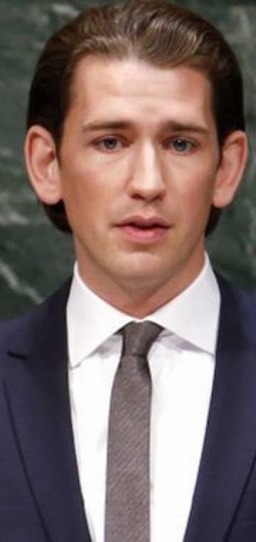 Австрія намагається звести мости :