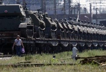 Сюрприз до Дня Незалежності: Росія тягне ешелони з ракетами до українського кордону