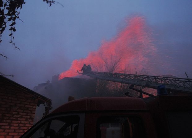 Пожар начался в 5.30 утра / фото mns.gov.ua Пожар начался в 5.30 утра / фото mns.gov.ua