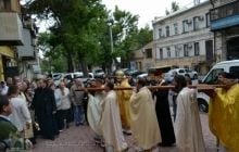 В Одесі зустріли Хрест та Ікону, подаровані молоді святим Іваном Павлом ІІ