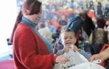 350 тысяч детских наборов получили малыши Донбасса
