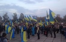 У Маріуполі провели мітинг-реквієм за загиблими у Сартані: про обстріл важко згадувати навіть чоловікам