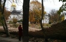 В заповеднике "София Киевская" обвалилась часть стены (фото)