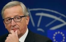 Голова Єврокомісії жартома назвав прем'єра Угорщини "диктатором" і дав йому легкого ляпаса