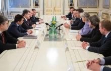 Порошенко проводить зустріч з делегацією Європарламенту зі спостереження за виборами (фото)