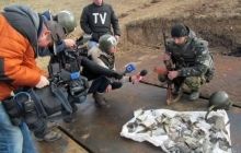 Журналісти провідних телеканалів високо оцінили професіоналізм захисників Маріуполя