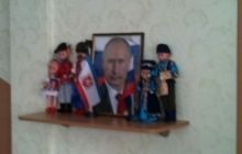 В детских садах Крыма рядом с игрушками стоят портреты Путина (фото)