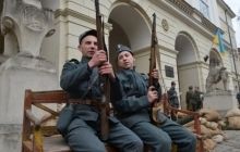 Нам снова приходится защищать независимость - Порошенко поздравил Украину с годовщиной ЗУНР