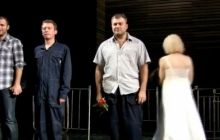 Пореченкову під час вистави кинули на сцену пістолет: "на, Міша, постріляй" (відео)