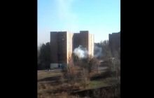 В Донецке из-за попадания снаряда загорелось здание торгово-промышленной палаты (видео)