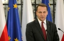 Weathering controvesy, Sikorski remains Polish parliament speaker