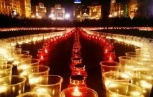 У 22 містах одночасно виклали тризуб зі свічок за єдність України (фото)