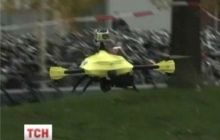 У Нідерландах розробили летючий дефібрилятор, який рятуватиме пацієнтів при заторах у місті
