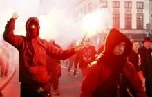 После вчерашних беспорядков в Польше думают запретить участие в демонстрациях людям в масках