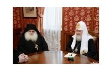 Настоятель афонського монастиря просить Богородицю, щоб Вона допомогла в скорботах російському і українському народу