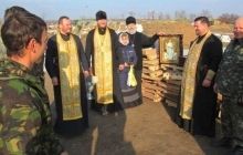 В полевых позициях защитников Мариуполя завершился крестный ход