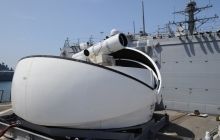 Bloomberg: ВМС США впервые установили лазерное оружие на своем корабле в Персидском заливе