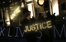 У Фергюсоні тривають протести, поліція повідомляє про вандалізм, підпали і стрільбу