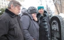 В Киеве открыли памятник погибшему на Майдане белорусу Жизневскому