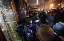 Милиция задержала четырех активистов, пытавшихся сорвать концерт Ани Лорак
