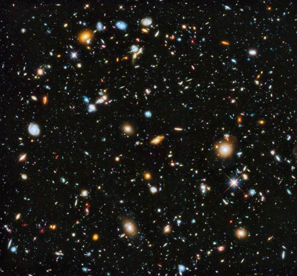 Квазары - одни из самых ярких астрономических объектов в видимой Вселенной \ REUTERS