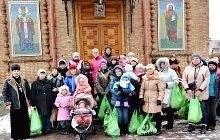 Соціальний відділ Бердянської єпархії УПЦ продовжує допомагати вимушеним переселенцям із зони АТО