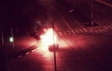 В школе в центре Грозного заблокировали вооруженных людей, в Доме печати начался пожар