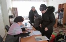 Мешканці Тореза почали отримувати допомогу від Ріната Ахметова