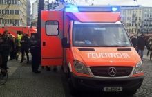 В Берлине люди в масках напали на торговый центр, 15 человек отравились газом (фоторепортаж)