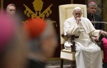 Папа Римский обвинил администрацию Ватикана в жадности и карьеризме