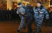 Задержанных на Манежной заставляют сдавать отпечатки пальцев и сотрудничать с полицией