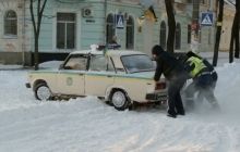 За сутки из снежных заносов освободили более 6 тысяч авто и почти 14 тысяч человек